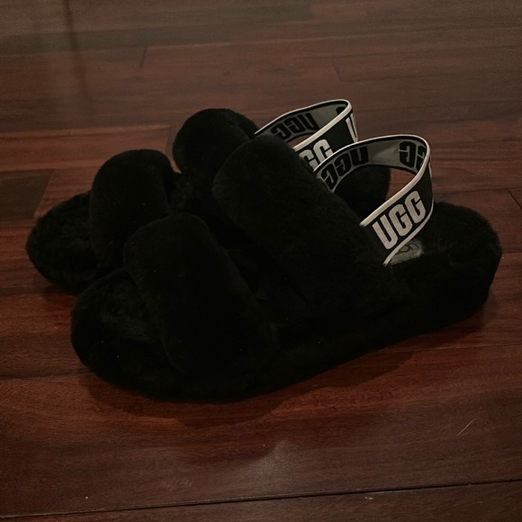 UGG Oh Yeah Black Slides - Picture 1 of 3